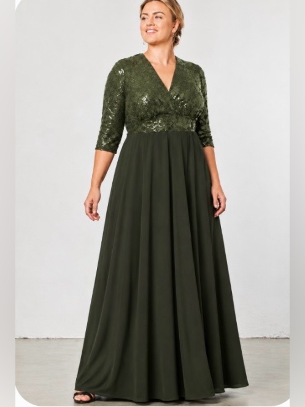 Kiyonna Paris Sequin Evening Gown Woman’s Plus Size 2X (18-20)  NWT Brand New